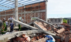 Vụ sập tường khiến 11 người thương vong: Bắt tạm giam 1 quản lý dự án, 1 giám đốc công ty xây dựng