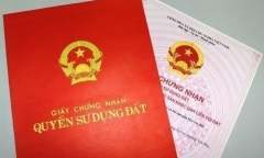Nhiều người dân bất ngờ được yêu cầu mang sổ đỏ đi tích hợp VNeID, thực hư ra sao?