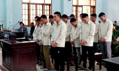 Tin tức pháp luật mới nhất ngày 30/11: Nghe con gái bị đánh, bố rủ 12 trai làng cầm hung khí đi trả thù