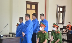 Xét xử nhóm đối tượng đâm người khác nguy kịch vì cho rằng bị 