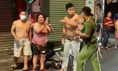 Khởi tố nam thanh niên hành hung công an giữa phố ở TP.HCM