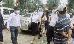Bà Nguyễn Phương Hằng đến Công an TP.Biên Hòa làm việc