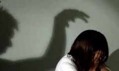 Tin tức pháp luật mới nhất ngày 10/1: Biết bố mẹ đi vắng, gã trai giở trò đồi bại với bé gái 12 tuổi