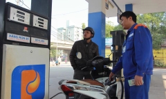 Giá xăng xăng RON95 và E5 RON92 cùng tăng gần 100 đồng/lít