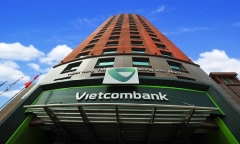 Lập kỷ lục về lợi nhuận năm 2023, Vietcombank tăng lương Ban điều hành, giảm thù lao HĐQT