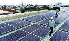 Bộ trưởng Bộ Công Thương: Không thể phát triển điện mặt trời áp mái ngẫu hứng, ồ ạt