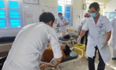 Vụ xe chở công nhân gặp nạn, 24 người nhập viện: Nạn nhân kể lại phút kinh hoàng