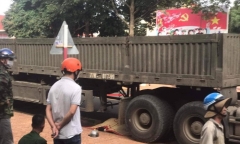 Tin tức tai nạn giao thông mới ngày 1/11: Nữ sinh cấp 3 bị xe container cán tử vong trên đường tới trường