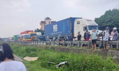 Tin tức tai nạn giao thông mới ngày 17/11: Người phụ nữ tử vong do va chạm với tàu hỏa