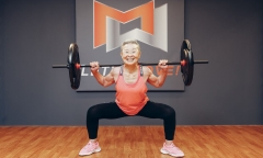 Cụ bà 92 tuổi làm huấn luyện viên ở phòng tập thể hình