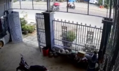 Clip: Camera ghi lại cảnh 2 xe máy lao vun vút, đối đầu nhau, 2 người tử vong