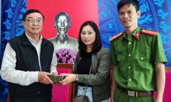 Tin tức thời sự hôm nay (28/2): Người phụ nữ trả lại túi chứa 106 triệu đồng
