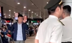 Biểu hiện say rượu, hành khách lao vào hành hung nhân viên an ninh hàng không sân bay Tân Sơn Nhất