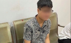 Bắt quả tang nam thanh niên đi giao 