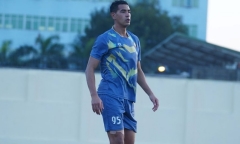  HLV Kim Sang-sik muốn nhập tịch trung vệ Gustavo Santos?