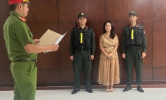 Khởi tố ca sĩ Phương Diễm Huyền