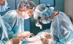 Định mệnh nghiệt ngã từ sai sót y khoa: Bị sái quai hàm, bác sĩ lại phẫu thuật sọ não, cụ bà tử vong thương tâm