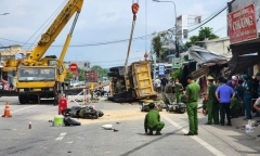 Vụ xe tải lao vào nhà dân, 4 người thương vong: Nhân chứng kể lại phút ám ảnh