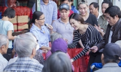 Giới trẻ nô nức sắm thời trang đón tết