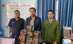 Tin tức pháp luật mới nhất ngày 30/1: Người đàn ông bị khởi tố vì đặt mua 10 hộp pháo nổ