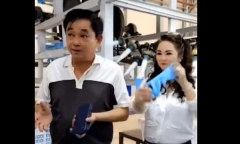 Đi thị sát nhà máy găng tay, bà Phương Hằng khiến dân tình đứng hình vì hành động khó tin