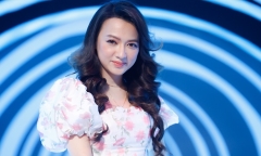 Ngỡ ngàng với nhan sắc và giọng hát của 