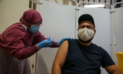 Nguy cơ tử vong do COVID-19 ở người tiêm đủ 2 mũi vaccine so với người chưa tiêm ra sao?
