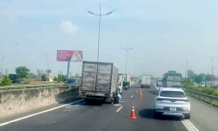Tin tức tai nạn giao thông mới ngày 27/12: Hai xe tải va chạm trên cao tốc, một người nhập viện cấp cứu