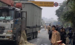 Tin tức tai nạn giao thông mới ngày 17/12: Va chạm với xe tải, 1 người tử vong tại chỗ