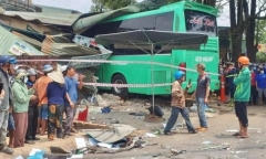 Vụ xe giường nằm lao vào nhà dân khiến 10 người thương vong: Tạm giữ tài xế xe tải 