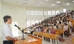Chất vấn Phó Thủ tướng: Quan điểm của Chính phủ về bỏ biên chế GV