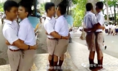 Can tội đánh nhau, 2 nam sinh Thái Lan bị phạt ôm hôn 100 lần trước đám đông