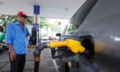 Giá xăng dầu hôm nay (7/10): Dầu thô thế giới tăng vọt