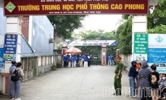 Một thí sinh ở Cà Mau thừa nhận dùng điện thoại khi làm bài thi tốt nghiệp THPT