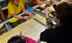 Giá vàng hôm nay (16/4): Giá vàng thế giới đảo chiều đi xuống 