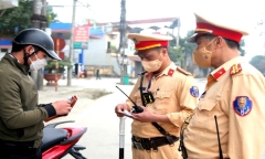 CSGT có được mặc thường phục khi bắn tốc độ?