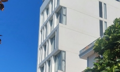 Điều tra vụ vợ một phó hiệu trưởng đến khách sạn trút cơn ghen bằng hung khí vào chồng và tình địch