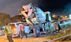 Tin tức tai nạn giao thông mới ngày 14/11: Dừng xe bên đường, tài xế xe bồn bị xe du lịch tông tử vong