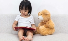 Phẫu thuật thành công cho bé 4 tuổi bị tắc ruột vì nuốt bông gòn trong gấu bông