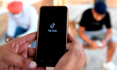 Tổng thống Biden tiếp tục đảo ngược quy định của người tiền nhiệm, rút lệnh cấm với TikTok và WeChat