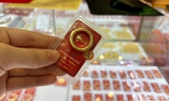 Giá vàng nhẫn tròn trơn tiếp tục lao dốc