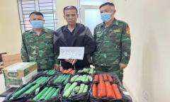 Bắt quả tang đối tượng mang theo hơn 32 kg thuốc nổ