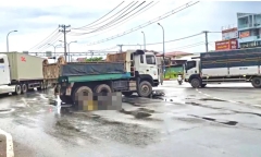 Tin tức tai nạn giao thông mới nhất ngày 24/5: Va chạm với xe ben, một phụ nữ tử vong