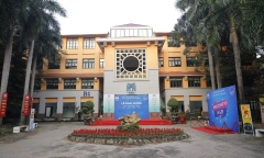 Tại sao Trường Quản trị và Kinh doanh không tuyển nữ sinh cao dưới 1m58?