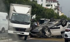 Tin tức tai nạn giao thông mới nhất ngày 17/1: Hai xe đầu kéo đâm nhau trên Vành đai 3, một người bị thương