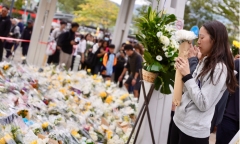 Ô tô chạy quá tốc độ, tông trực diện xe tải đỗ trên cao tốc, 4 sinh viên y khoa tử vong ở Ấn Độ