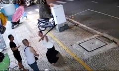 Nguyên nhân người đàn ông và phụ nữ cầm gậy xô xát ở trung tâm TP.HCM
