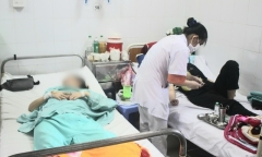 Tình hình sức khỏe của 60 người nghi bị ngộ độc thực phẩm sau khi ăn cơm gà ở Nha Trang