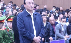 Mẹ sốc nặng, bố gạt nước mắt đưa thi thể con về quê trong vụ hoả hoạn ở Đà Lạt