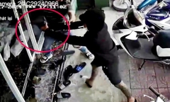 Điều tra vụ đối tượng cầm vật giống súng bắn vào cửa hàng thời trang